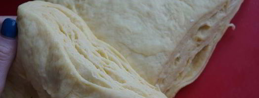 воздушные рогалики с хрустящей ореховой начинкой. Шаг 13