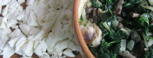 киш с опятами, шпинатом и моцареллой. Шаг 3