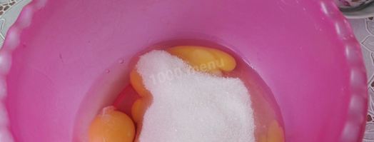 пирог бисквитный простой. Шаг 2