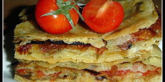 Пирог из лаваша с баклажанами, помидорами, грибами и сыром