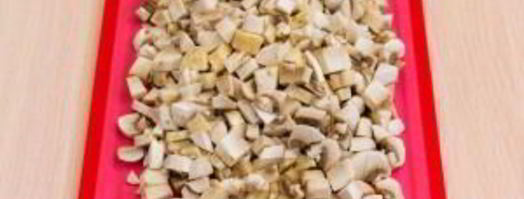 пирог из слоеного теста с фаршем и овощами. Шаг 2