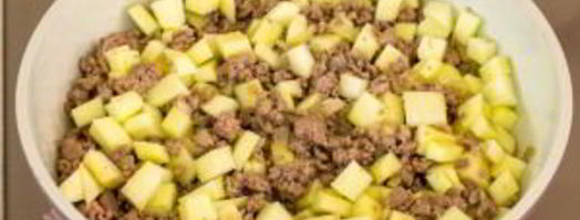 пирог из слоеного теста с фаршем и овощами. Шаг 8