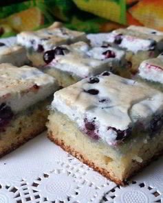 Пирог с кислыми ягодами