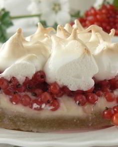 Пирог с красной смородиной