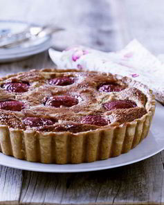 Пирог с нектарином и коричневым сахаром