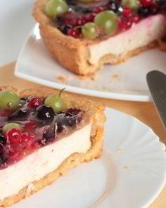 Пирог с ягодами и желе