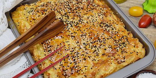 Слоеный пирог с мясом и картошкой