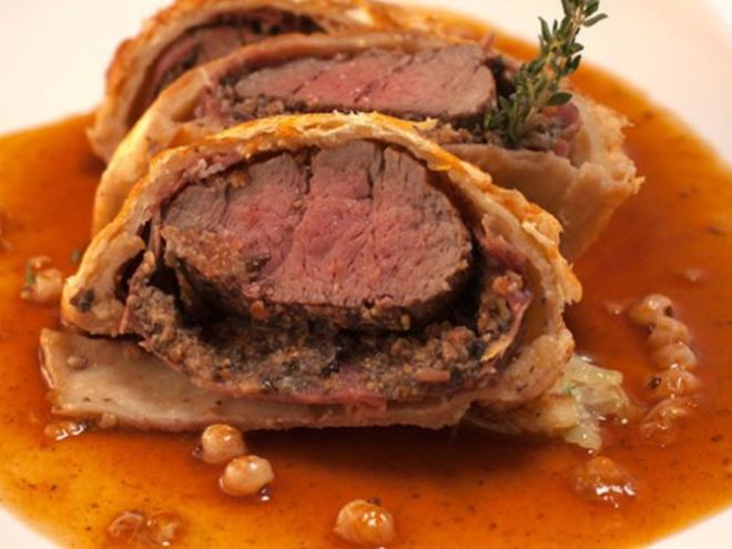 Рецепт слоеныев пирог с телятинои , кедровыми орешками и грибами