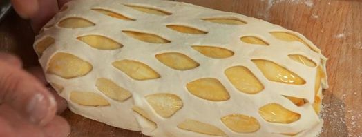 слоеныи пирог с телятинои , кедровыми орешками и грибами. Шаг 4