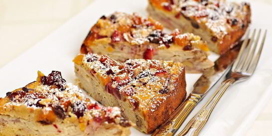 Яблочный пирог с фруктами