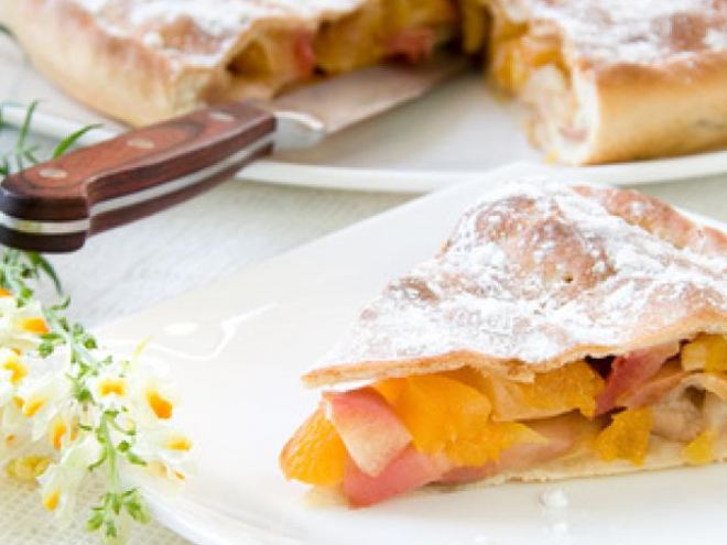 Рецепт яблочного пирога с курагой