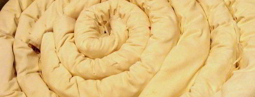 заливной пирог-улитка с мясом и сыром. Шаг 4