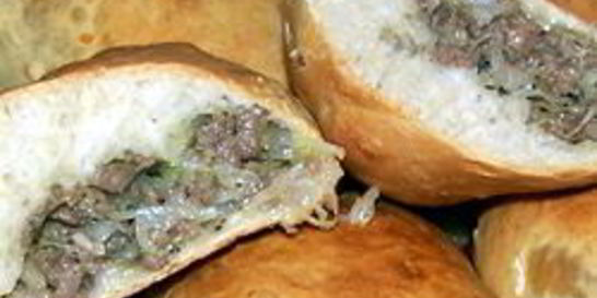 Немецкие пирожки с фаршем, капустой и сыром