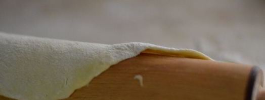 очень вкусные тоненькие пирожки с мясом и картошечкой. Шаг 7