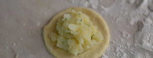 очень вкусные тоненькие пирожки с мясом и картошечкой. Шаг 9