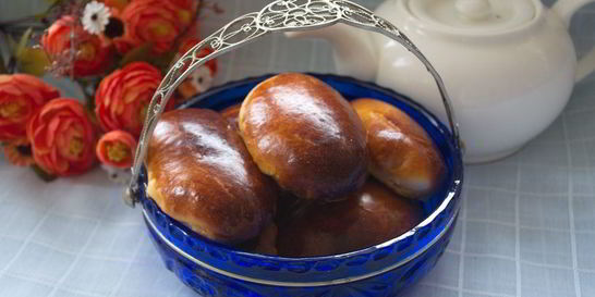 Печеные пирожки из дрожжевого теста