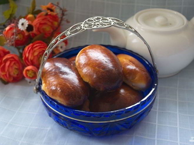 Рецепт печеных пирожков из дрожжевого теста