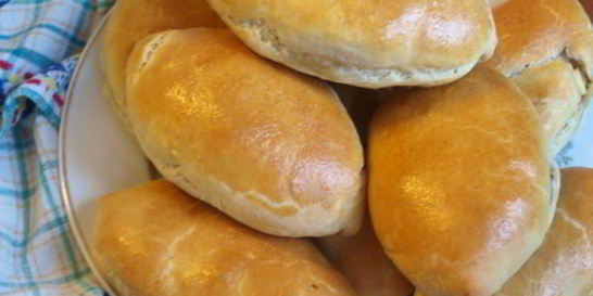 Пирожки дрожжевые с капустой и мясом