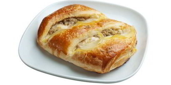 Пирожки из слоеного теста с луком-пореем и сыром