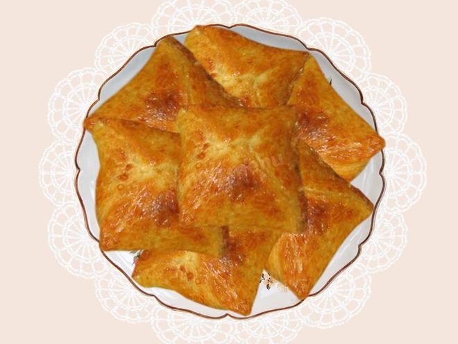 Рецепт пирожков из слоеного теста с замороженными ягодами