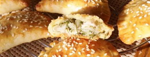 пирожки из сырного теста с капустой и вишней. Шаг 7