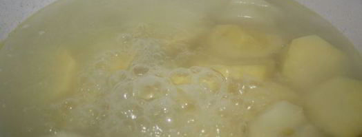 пирожки из цельнозернового теста с картофелем, индюшатиной, маслинами и зеленью. Шаг 4