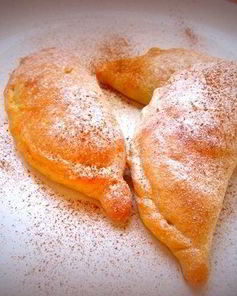 Пирожки из творожного теста с яблоками