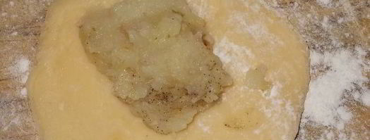 пирожки из заварного теста с картошечкой и луком. Шаг 7