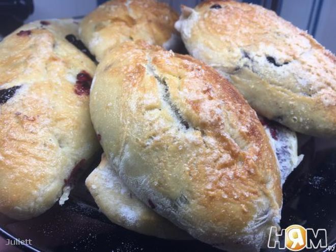 Рецепт пирожков на простокваше с лесными ягодами