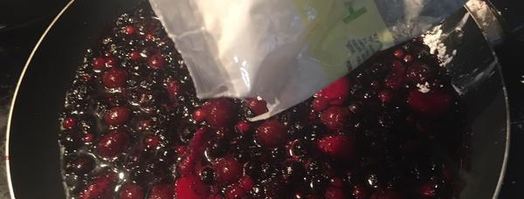 пирожки на простокваше с лесными ягодами. Шаг 4