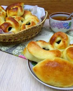 Пирожки с изюмом