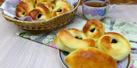 Пирожки с изюмом