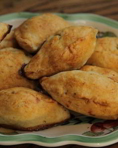 Пирожки с картофелем, фетой и розмарином