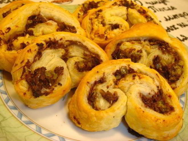 Рецепт пирожков с маслинами и розмарином