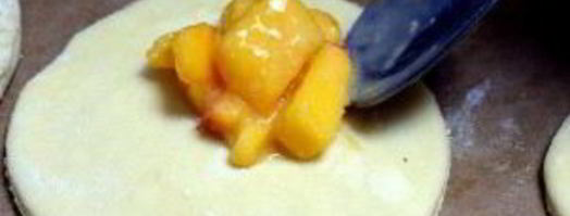 пирожки с персиками. Шаг 3