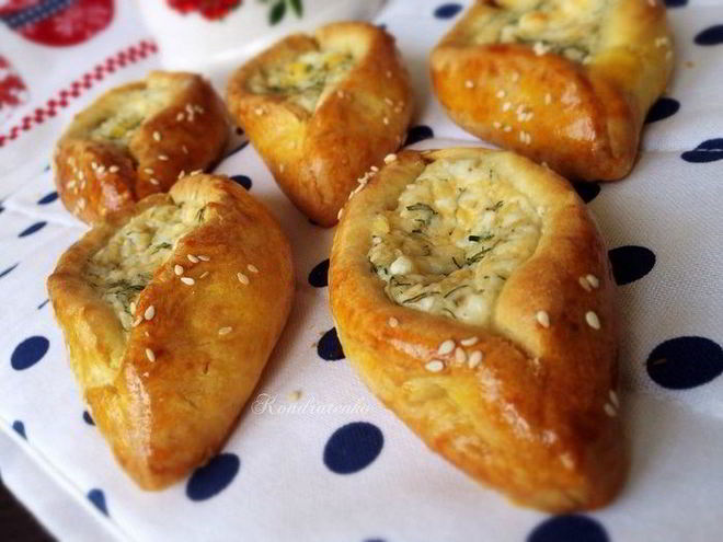 Рецепт пирожков с сыром и зеленью лодочки