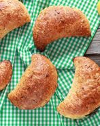 Пирожки со шпинатом и кедровыми орешками