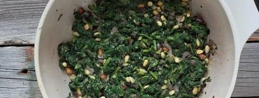 пирожки со шпинатом и кедровыми орешками. Шаг 2