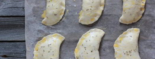 пирожки со шпинатом и кедровыми орешками. Шаг 6