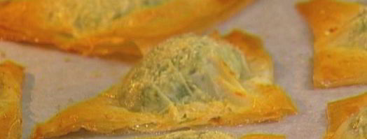 пирожки со шпинатом, курицей и кедровыми орешками. Шаг 11