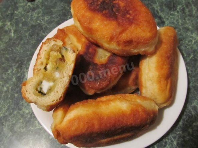 Рецепт пирожков жареных на дрожжах на сковороде