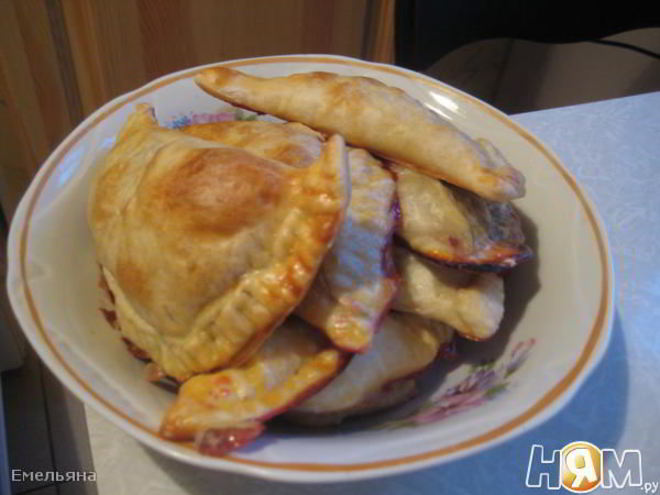 Рецепт слоеных пирожков с ягодами в шоколаде