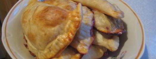 слоеные пирожки с ягодами в шоколаде. Шаг 6