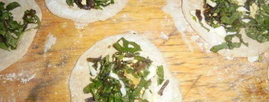 цельнозерновые пирожки со снытью, морской капустой и яйцом. Шаг 7