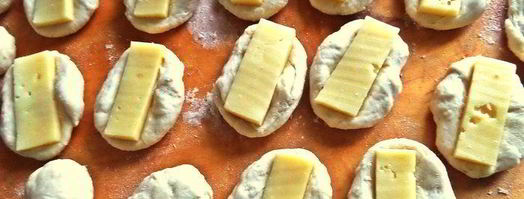 закусочные пирожки с сыром и ветчиной муравьи. Шаг 6