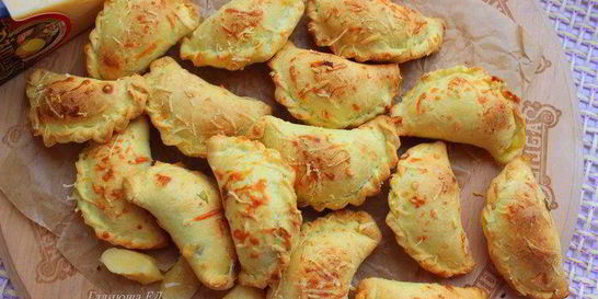 Закусочные пирожки с тунцом и сыром Джюгас