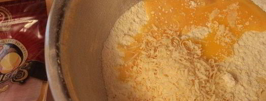 закусочные пирожки с тунцом и сыром джюгас. Шаг 2