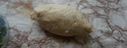 жареные дрожжевые пирожки с рисом яйцом и луком. Шаг 7