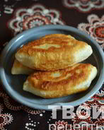 Жареные пирожки с луком и яйцом