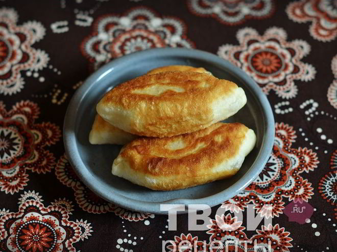 Рецепт жареных пирожков с луком и яйцом